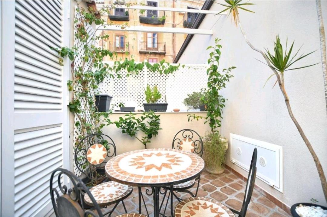 Couette-café San Francesco And With Terrace In Locazione Turistica Palerme