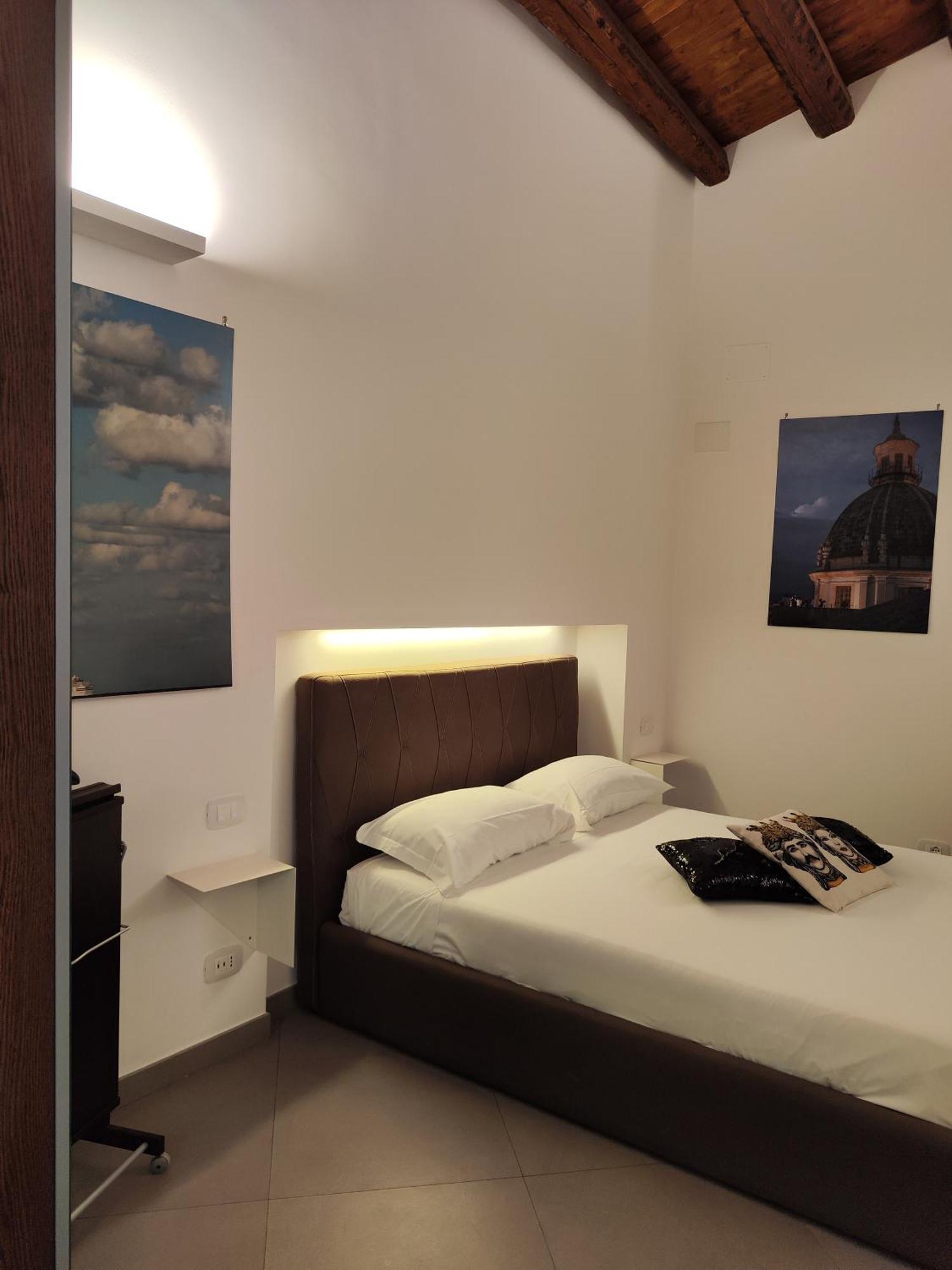 San Francesco And With Terrace In Locazione Turistica Couette-café 2*