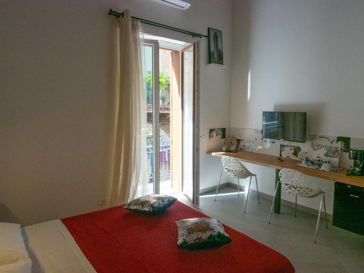 San Francesco And With Terrace In Locazione Turistica Couette-café 2*